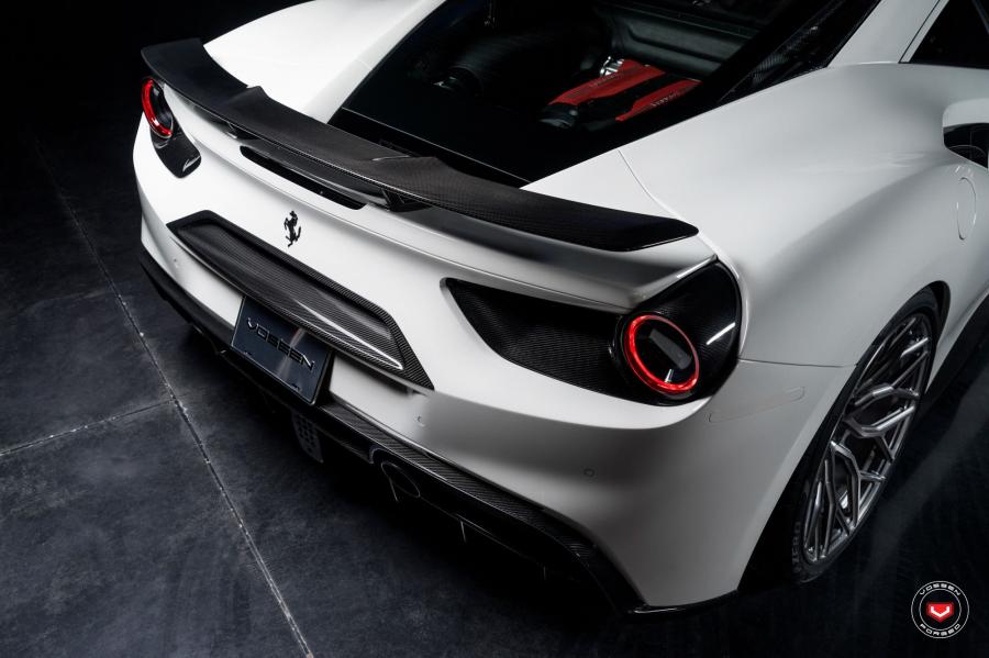 Детали экстерьера Ferrari 488 GTB on Vossen Wheels (S17-01) 2018 года  (фото 13 из 14)